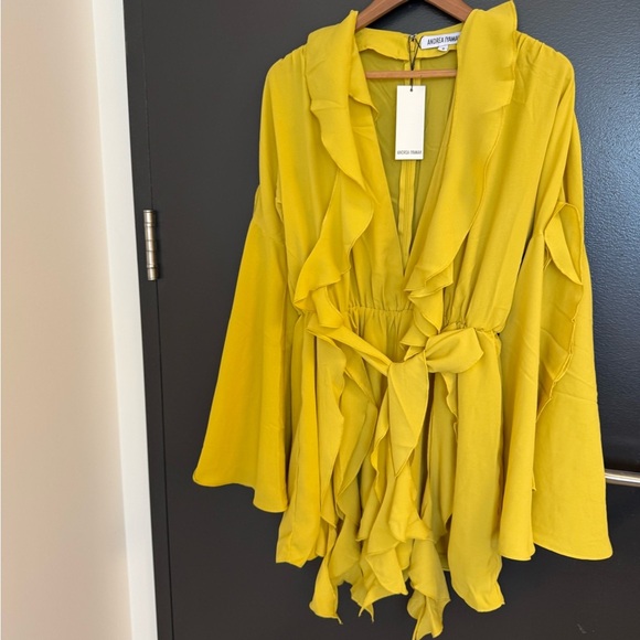 Andrea Iyamah size 6 (S) NWT Bright Yellow Long Sleeve romper with shorts - Picture 3 of 15